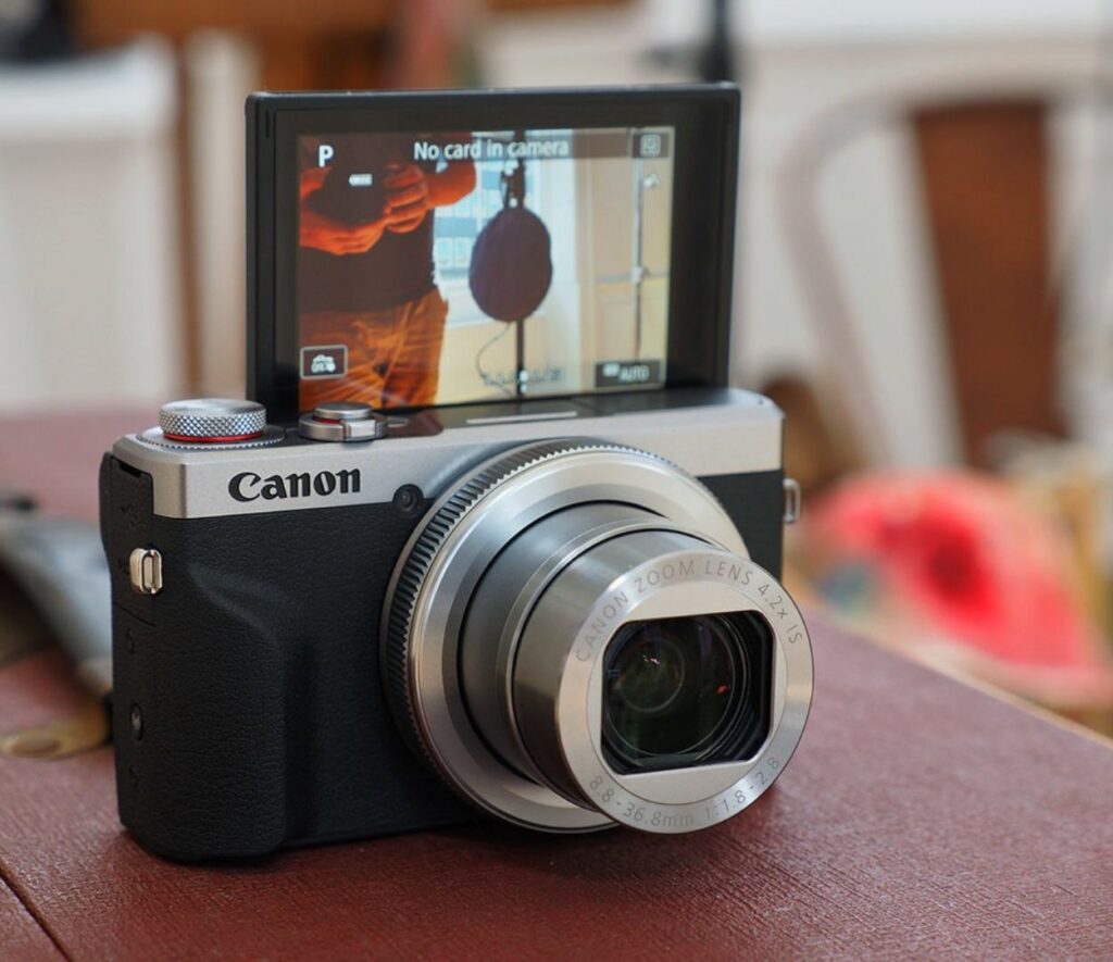 Canon PowerShot G7 X Mark III - best camera for vlogging and travel
