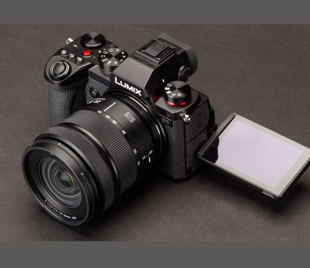 Panasonic Lumix S5 - best camera for vlogging and youtube
