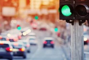 cropped-Stop-light-in-city.jpg