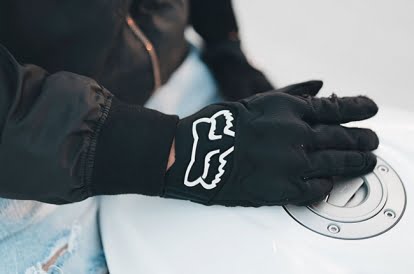 dirt-gloves