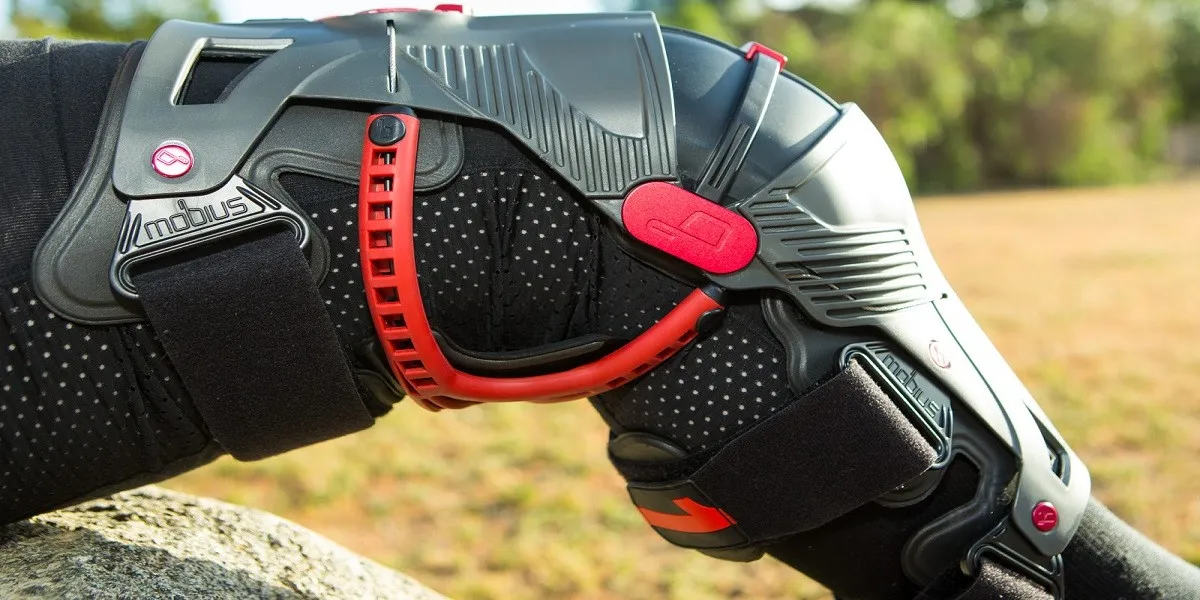 Motorcycle-Knee-And-Shin-Guards-1