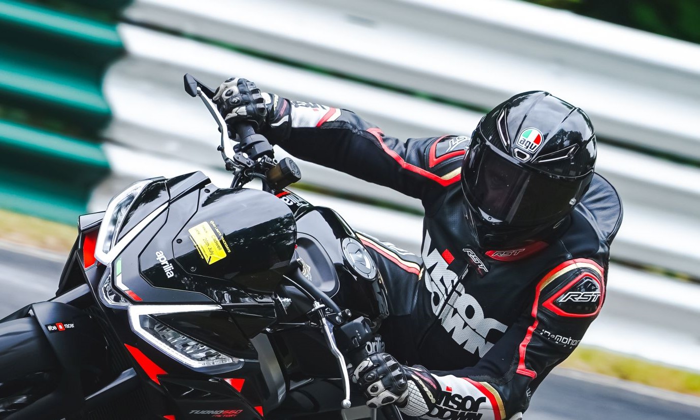 Look for When Buying Motorcycle Helmets