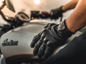 Women's Gauntlet Motorcycle Gloves
