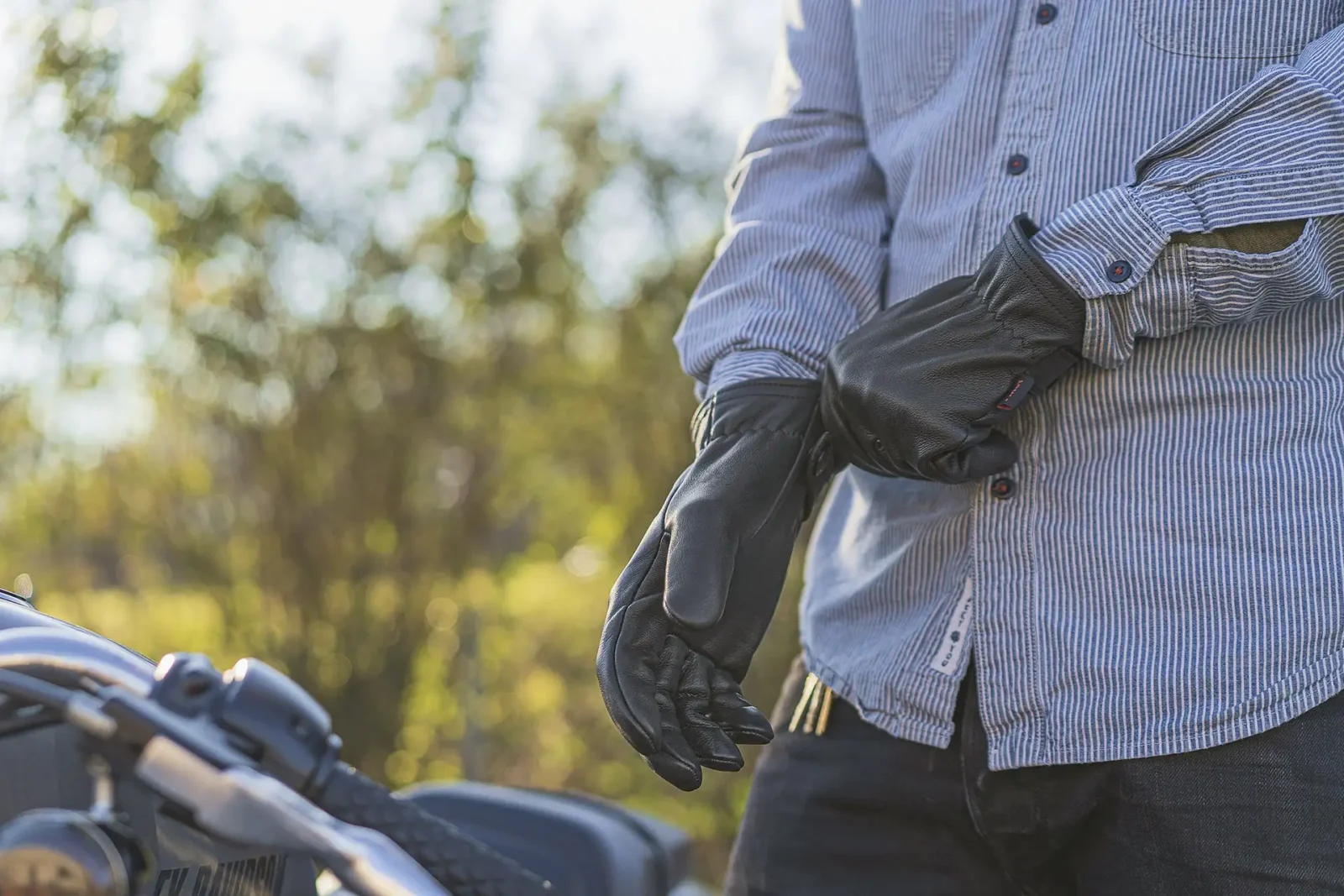First Manufacturing Riding Gloves