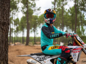 Leatt riding gloves